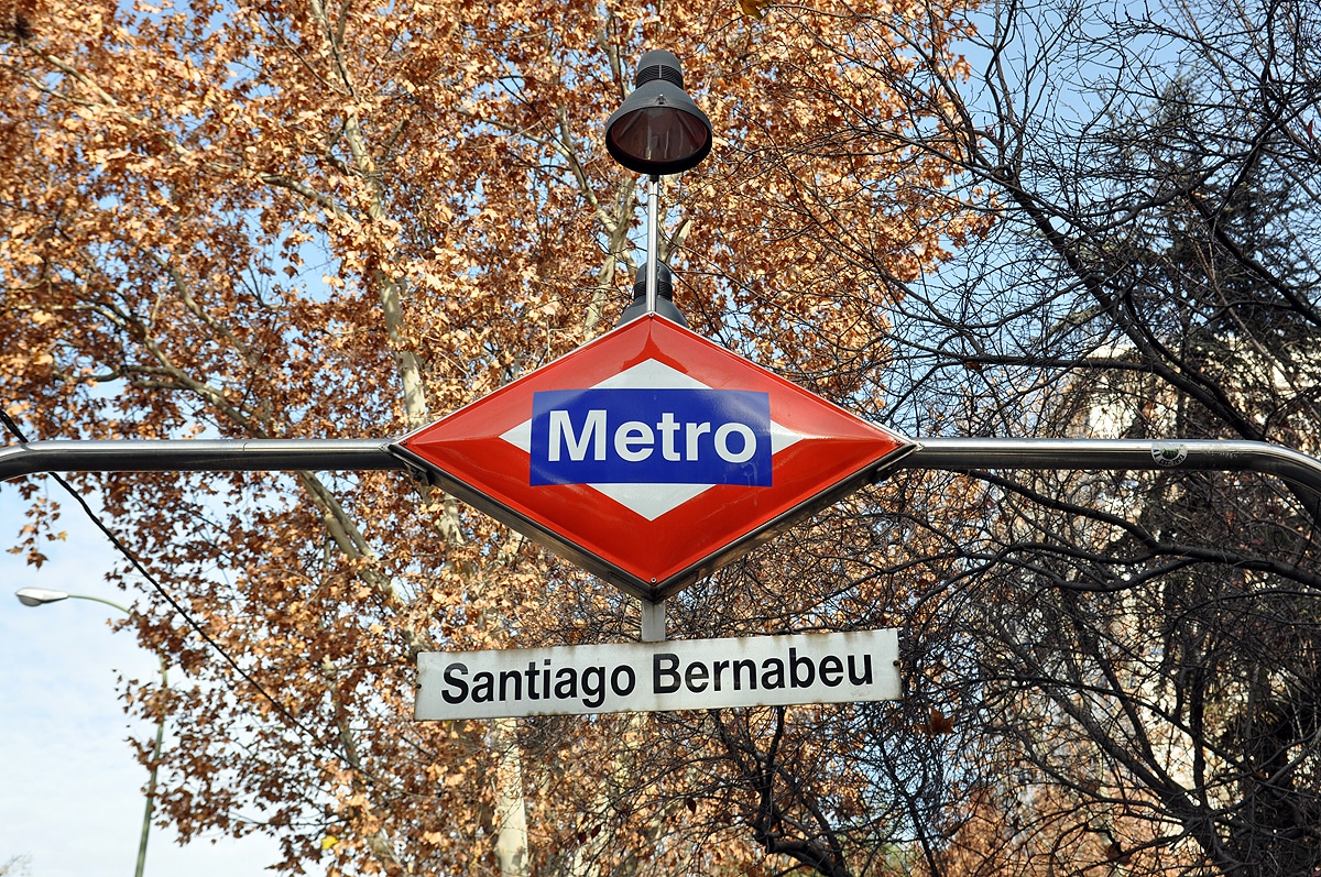 Stacja metra Santiago Bernabeu