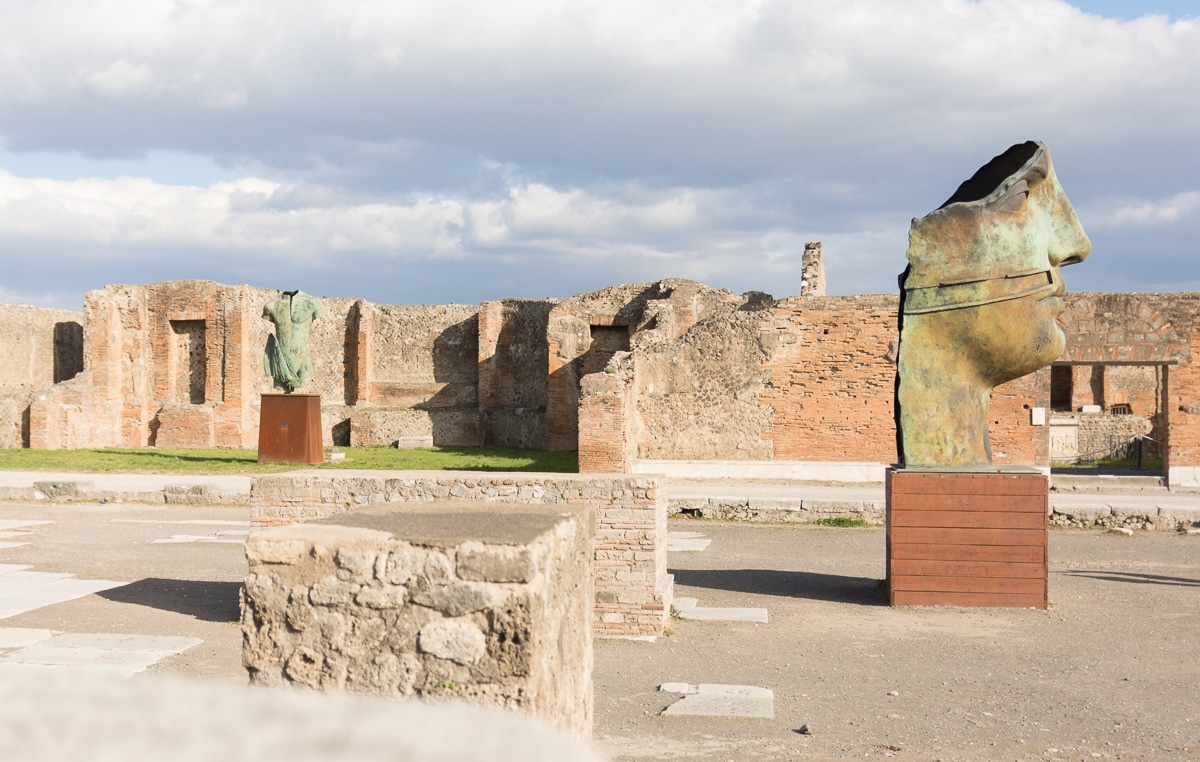 Mitoraj w Pompejach