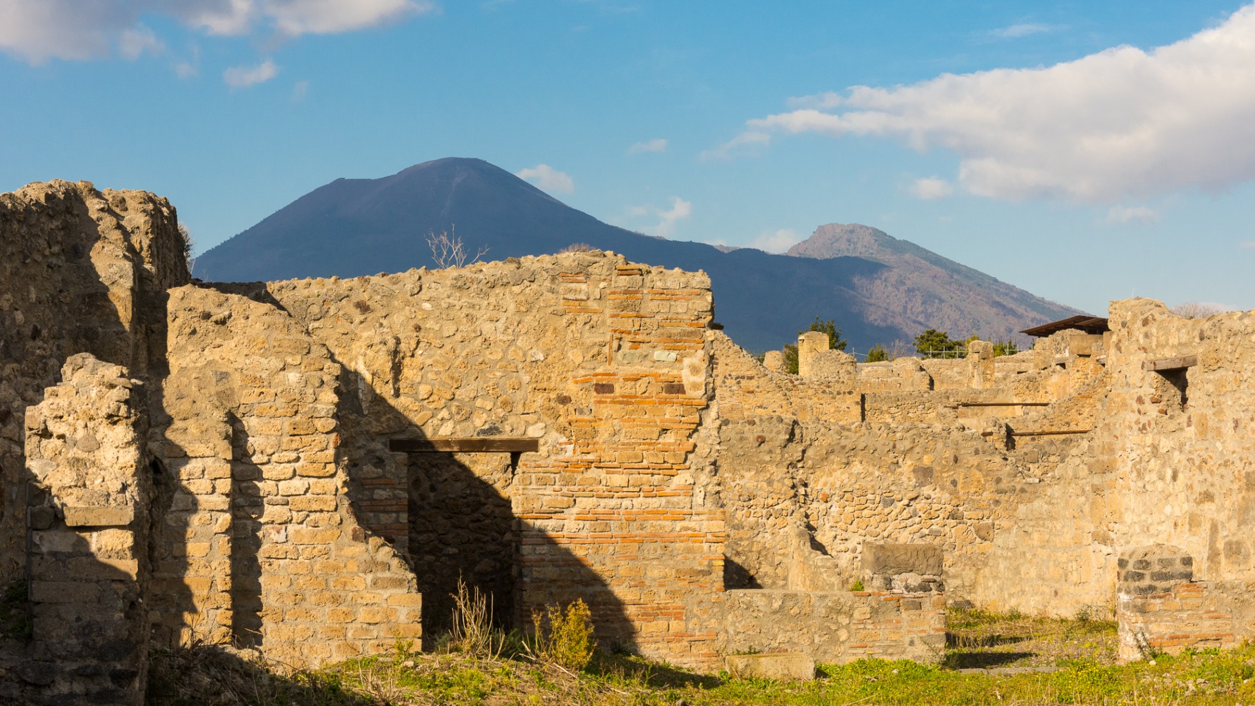 Wezuwiusz I Pompeje Podr e Z Dronem I Bez wezuwiusz-i-pompeje-podr-e-z-dronem-i-bez