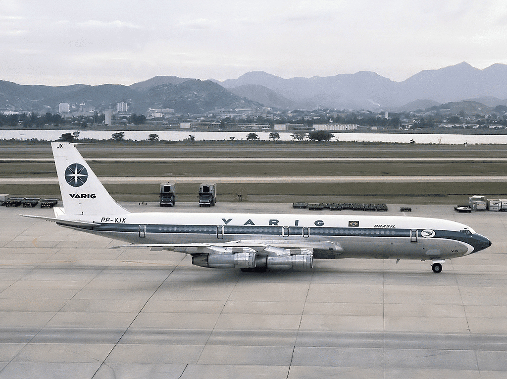 Varig Boeing 707 fot. Wikimedia Commons