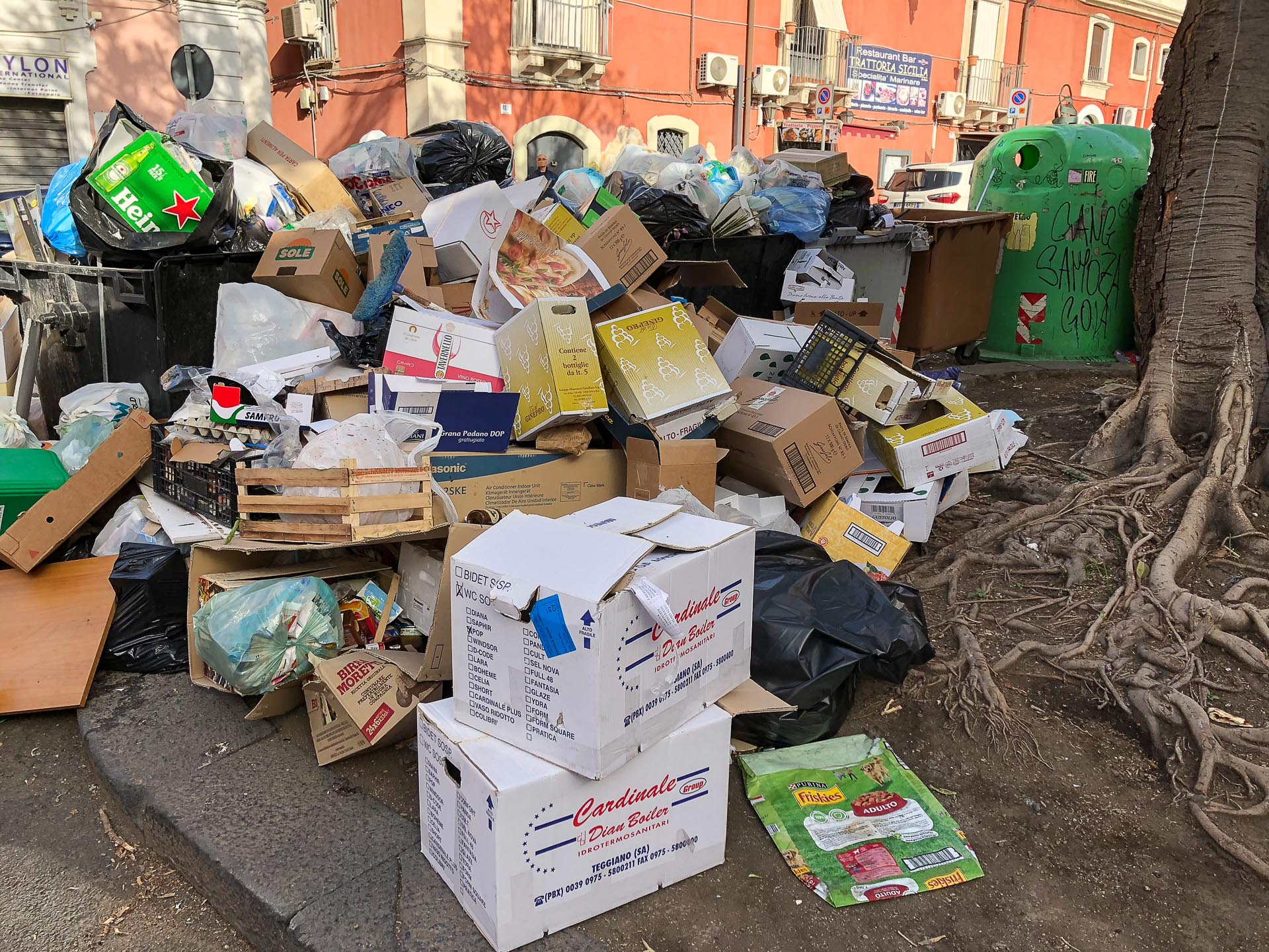 Śmieci w Katanii