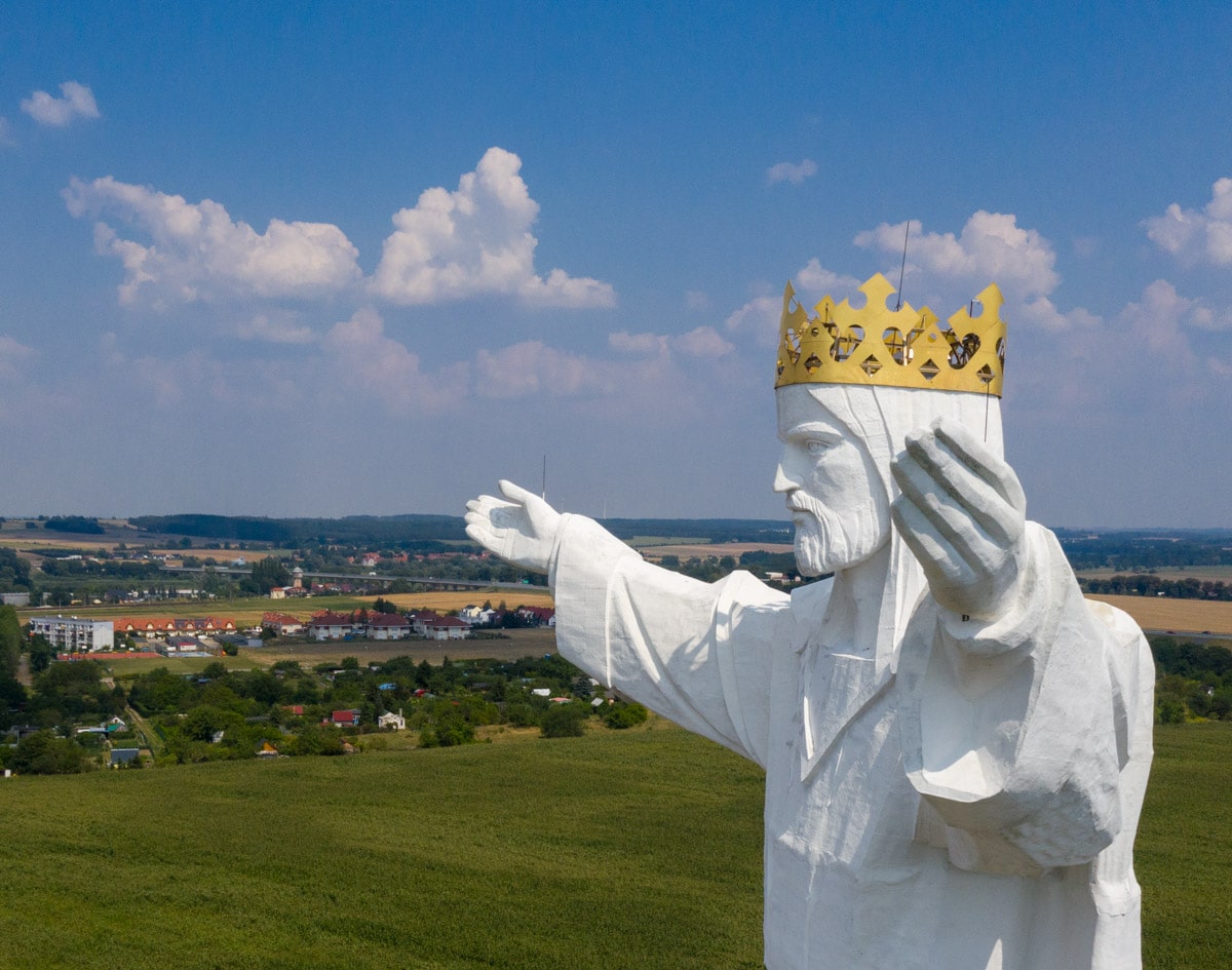 Figura Jezusa Chrystusa Króla Wszechświata