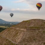 Lot balonem nad Teotihuacán