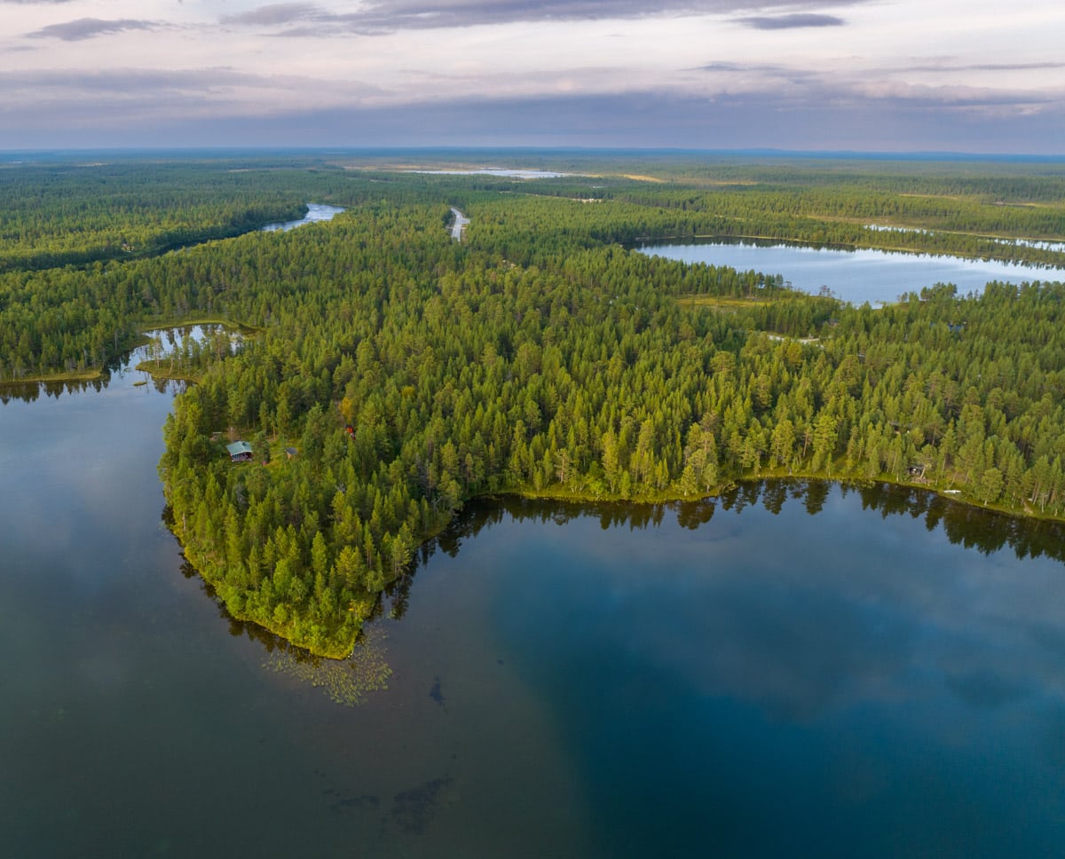 Laponia, jeziora i lasy