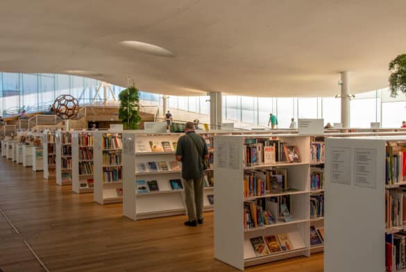 Biblioteka Oddi, Helsinki, Finlandia