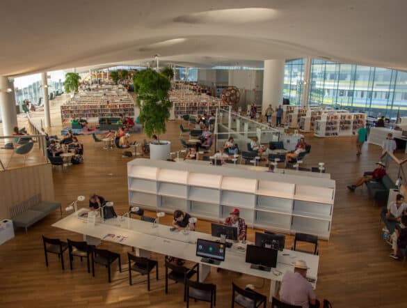 Biblioteka Oddi, Helsinki, Finlandia